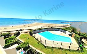 Appartement 1Ere Ligne Piscine Terrasse Au Bord De La Plage Front De Mer Avec 6 Velos